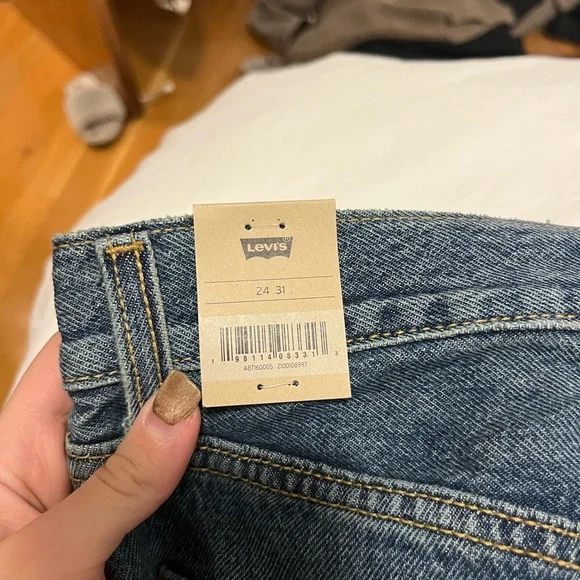 Levi's Jeans - Picture 2 of 2